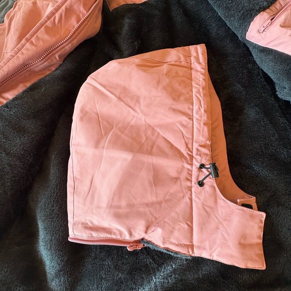 Woman’s winter coat - Picture 10 of 16